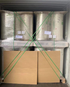 Cores amarelo PE Retracção térmica / LLDPE filme de alongamento para embalagem garrafa / embalagem de bebidas protetor